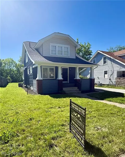 586 Brittain Rd, Akron, OH 44305