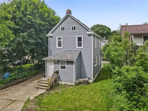 Exterior - 761 Carlysle St, Akron, OH 44310 photo 5 of 6