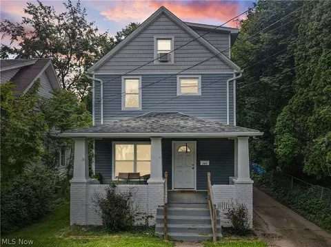 761 Carlysle St, Akron, OH 44310