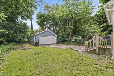 Exterior - 761 Carlysle St, Akron, OH 44310 photo 4 of 6