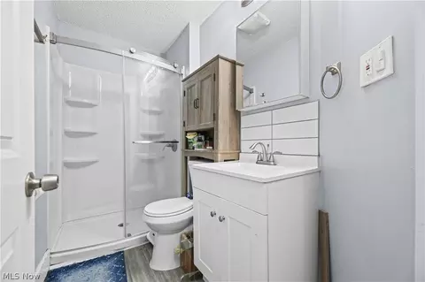 Bath - 761 Carlysle St, Akron, OH 44310 photo 2 of 2