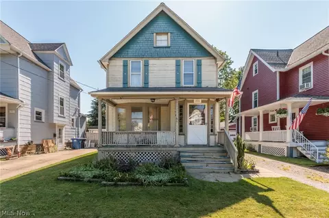 1301 Mathews Ave, Lakewood, OH 44107