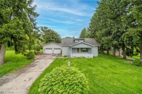 1953 Lawn Ave, Lowellville, OH 44436