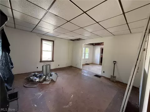 Living - 155 Webster Ave, Weirton, WV 26062 photo 1 of 3