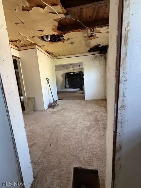 Entry Way - 155 Webster Ave, Weirton, WV 26062 photo 1 of 5