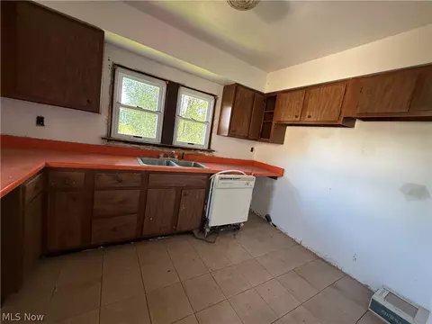 Kitchen - 155 Webster Ave, Weirton, WV 26062 photo 1 of 2