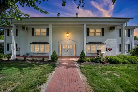 7 Meadowlawn Dr #7/7, Mentor, OH 44060