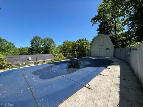 Exterior - 514 Michael Ln, Zoar, OH 44697 photo 6 of 9