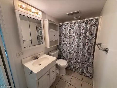 Bath - 514 Michael Ln, Zoar, OH 44697 photo 5 of 6