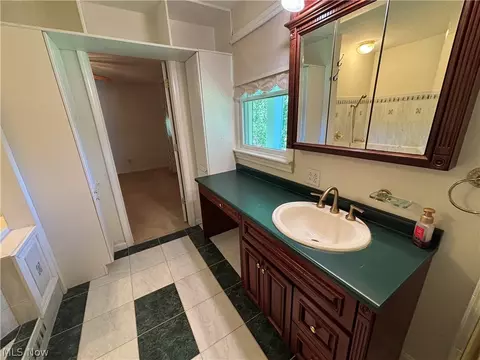 Bath - 514 Michael Ln, Zoar, OH 44697 photo 2 of 6