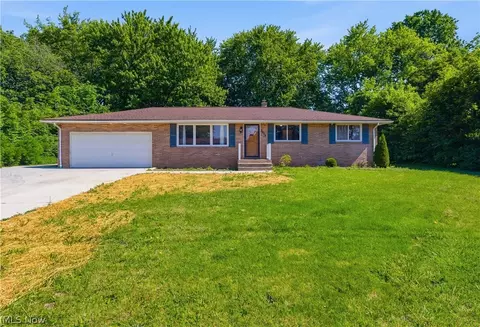 3825 34th St NE, Canton, OH 44705