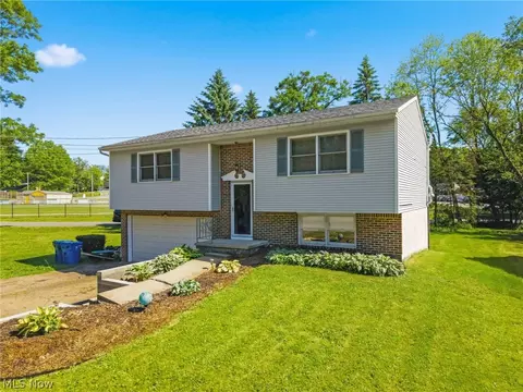 50 Kirby Dr, Akron, OH 44319