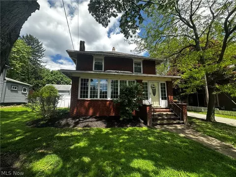 3771 Edison St NW, Uniontown, OH 44685