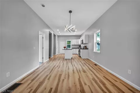 Entry Way - 1319 Walnut Rd SE, Massillon, OH 44646 photo 3 of 12