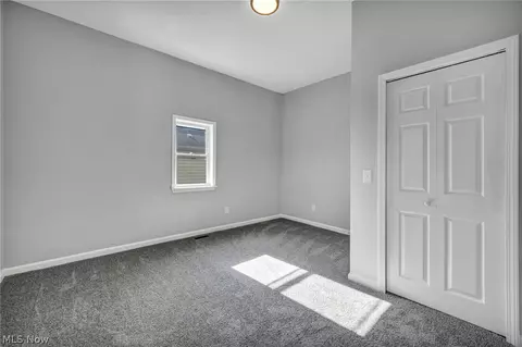 Bedroom - 1319 Walnut Rd SE, Massillon, OH 44646 photo 4 of 6