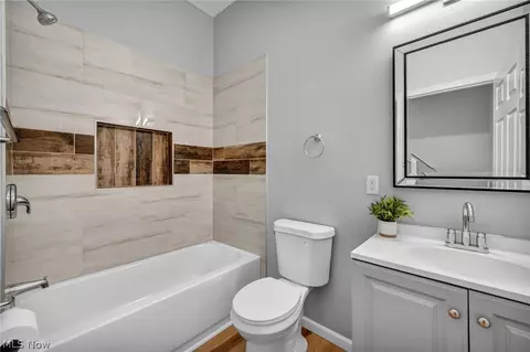 Bath - 1319 Walnut Rd SE, Massillon, OH 44646 photo 1 of 2