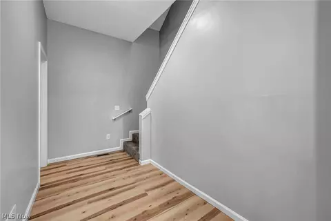 Entry Way - 1319 Walnut Rd SE, Massillon, OH 44646 photo 9 of 12