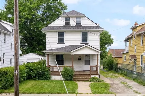 1012 Brown St, Akron, OH 44301