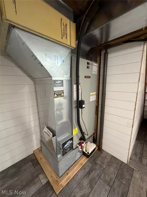 Entry Way - 39942 Poland Rd, Flushing, OH 43977 photo 5 of 5
