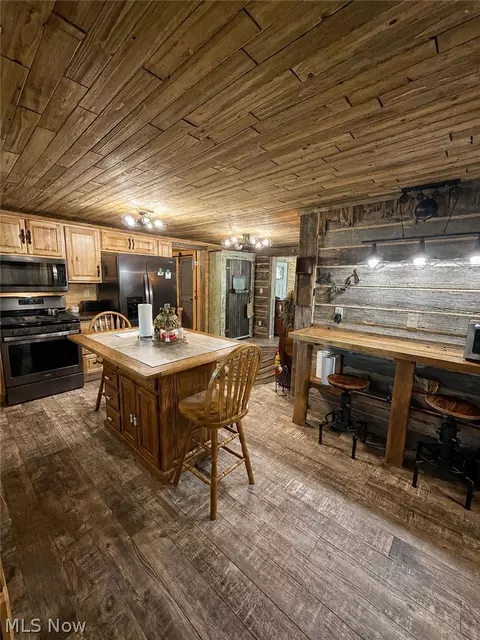 Kitchen - 39942 Poland Rd, Flushing, OH 43977 photo 4 of 5