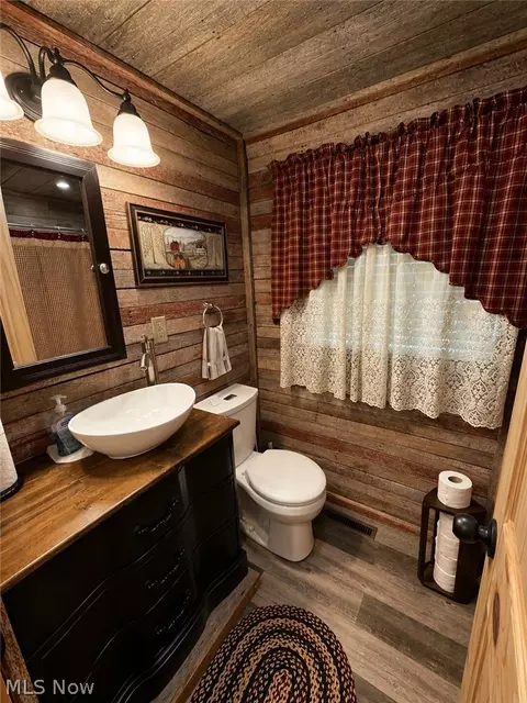 Bath - 39942 Poland Rd, Flushing, OH 43977 photo 5 of 6