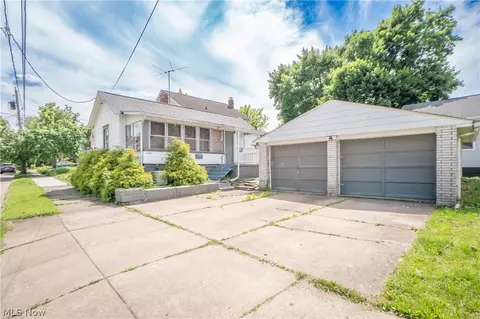1136 Beardsley St, Akron, OH 44301