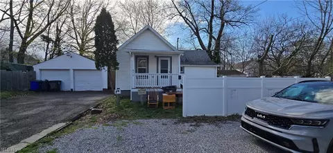 850 Kling St, Akron, OH 44311