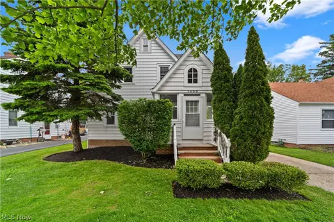 1409 Mayfield Ridge Rd, Mayfield Heights, OH 44124