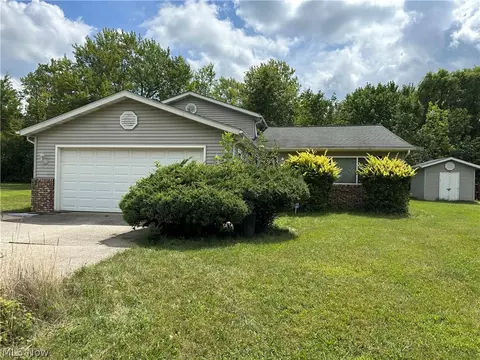 25235 Suwanee Ave, Oakwood, OH 44146