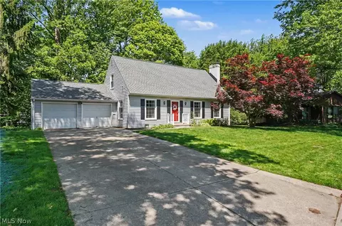 2920 Carters Grove Rd, Cuyahoga Falls, OH 44223