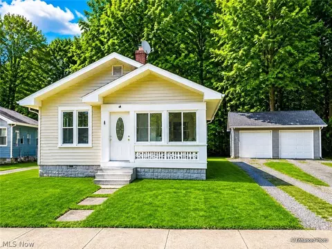 1111 Tremont Ave SE, Massillon, OH 44646