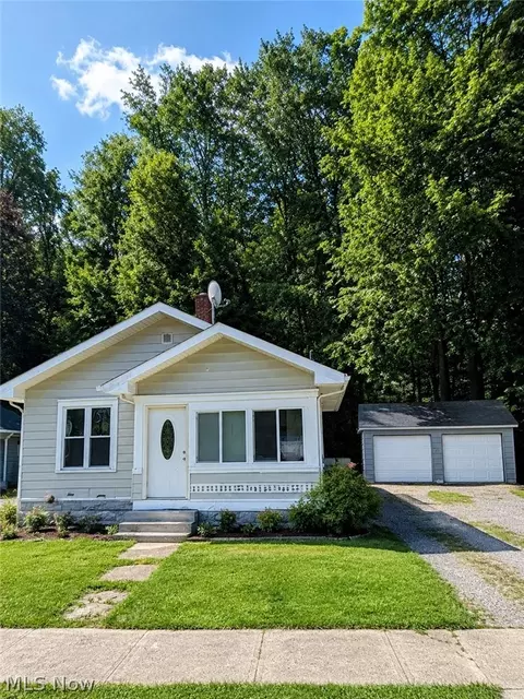 1111 Tremont Ave SE, Massillon, OH 44646