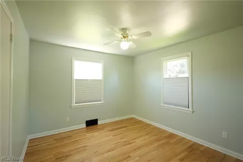 Bedroom - 187 Helena Dr, Struthers, OH 44471 photo 5 of 5