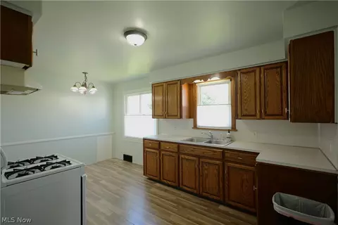 Kitchen - 187 Helena Dr, Struthers, OH 44471 photo 1 of 1