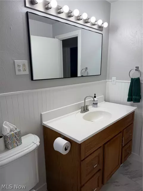 Bath - 187 Helena Dr, Struthers, OH 44471 photo 2 of 2