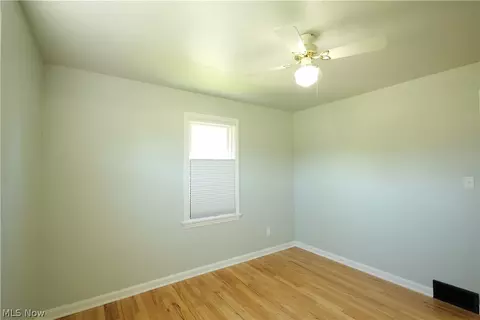 Bedroom - 187 Helena Dr, Struthers, OH 44471 photo 4 of 5