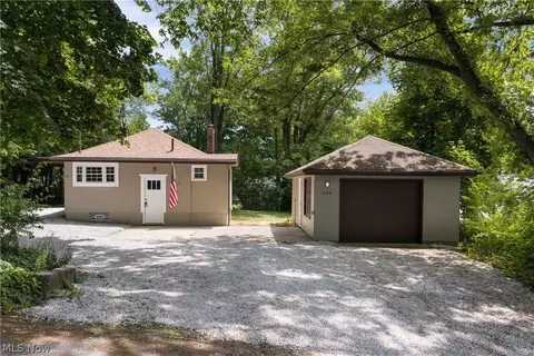 206 Lakota Ave, Portage Lakes, OH 44319