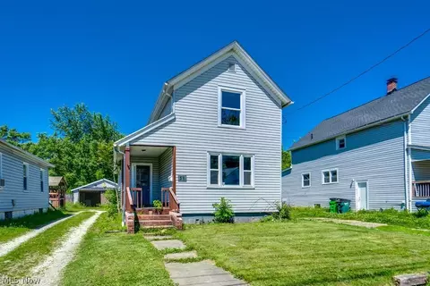 36 21st St NW, Barberton, OH 44203