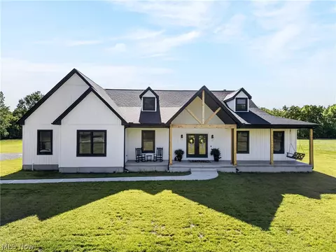 18844 Mennell Rd, Grafton, OH 44044
