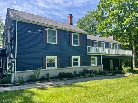 20 Kenton Rd, Chagrin Falls, OH 44022