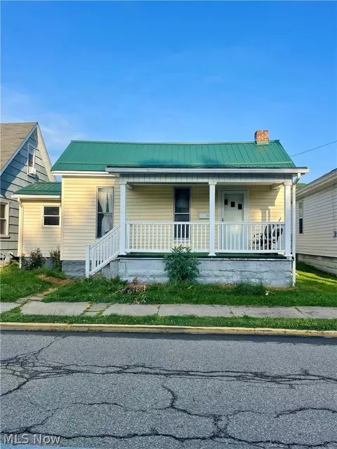 1917 Charles St, Wellsburg, WV 26070