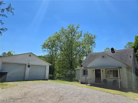 201 Ridgewood Dr, Amsterdam, OH 43903