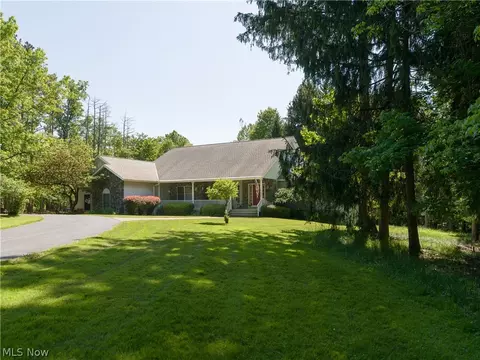 8745 Broadview Rd, Broadview Heights, OH 44147
