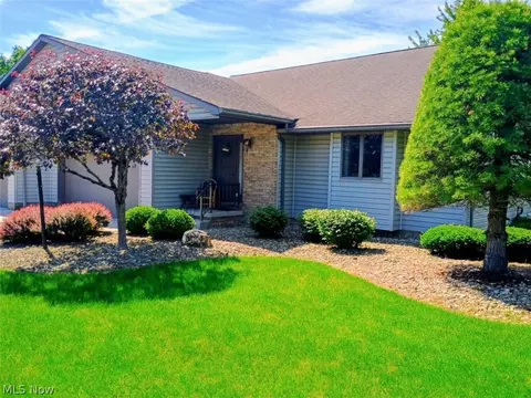 2160 Whispering Mdws, Warren, OH 44484