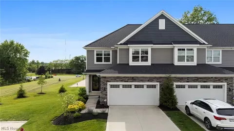 9470 Aquila Ct, Broadview Heights, OH 44147