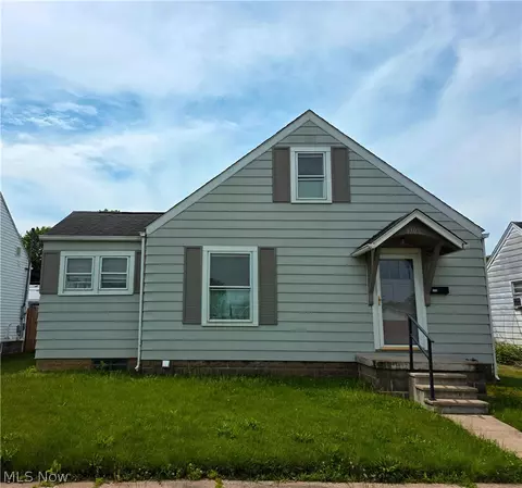 1309 Orange St, Coshocton, OH 43812