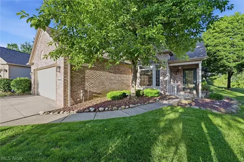 19292 Charter Ln, Strongsville, OH 44149