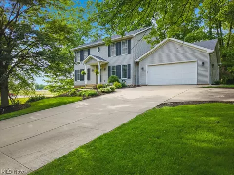5265 Eastlake St NW, North Canton, OH 44720