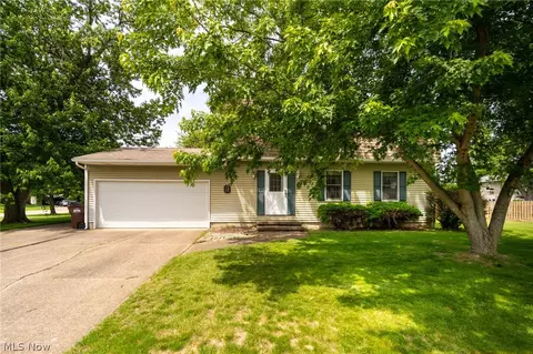 6908 Hidden Valley Dr, Amherst, OH 44001