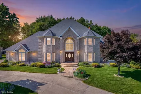 298 Village Dr, Broadview Heights, OH 44147